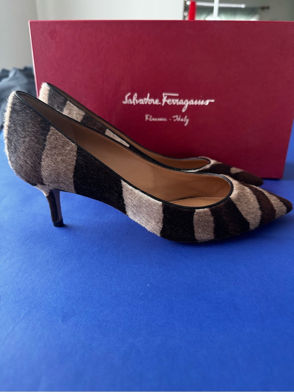 Salvatore Ferragamo SUSI Calf Hair Fur US 6.5B - Picture 3 of 7